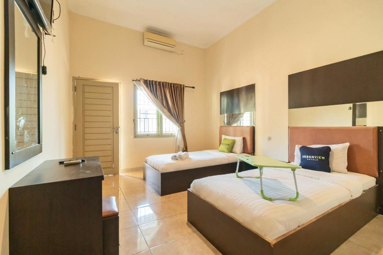 Urbanview Hotel Nugraha Palembang By Reddoorz Εξωτερικό φωτογραφία
