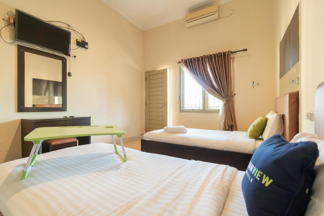 Urbanview Hotel Nugraha Palembang By Reddoorz Εξωτερικό φωτογραφία