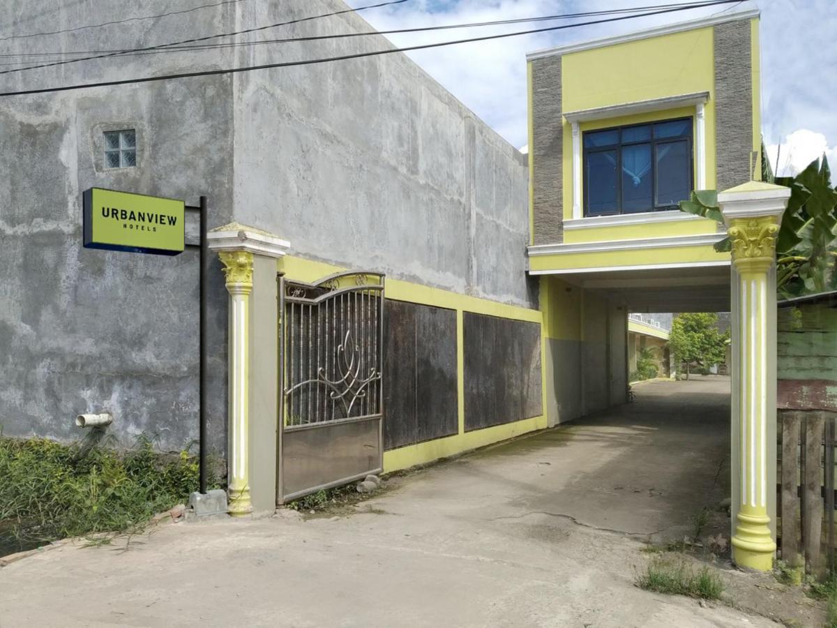 Urbanview Hotel Nugraha Palembang By Reddoorz Εξωτερικό φωτογραφία
