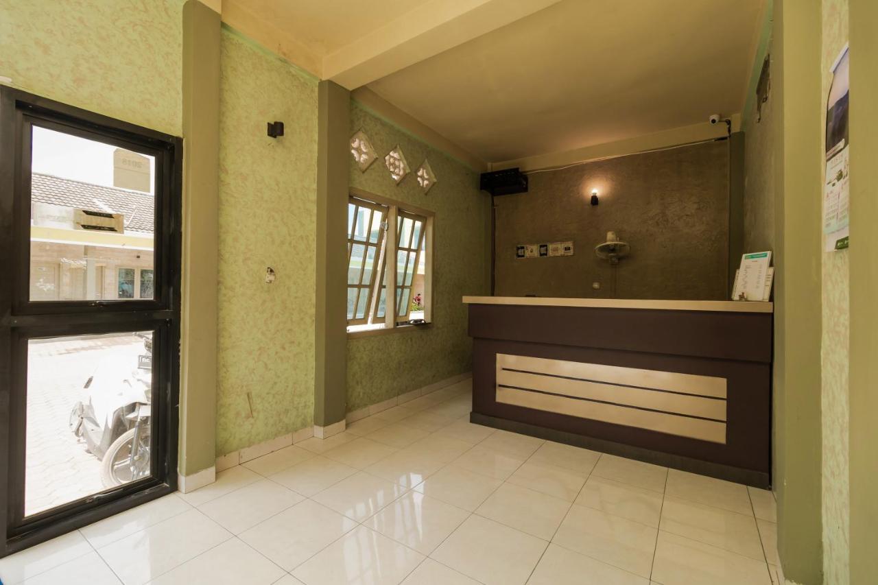Urbanview Hotel Nugraha Palembang By Reddoorz Εξωτερικό φωτογραφία