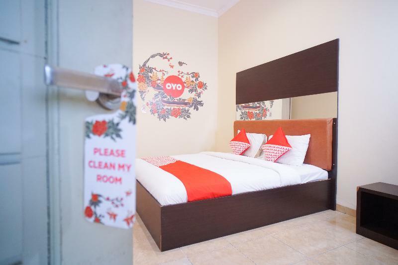 Urbanview Hotel Nugraha Palembang By Reddoorz Εξωτερικό φωτογραφία